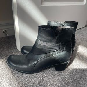 Clark Leather Boots - Size 7.5